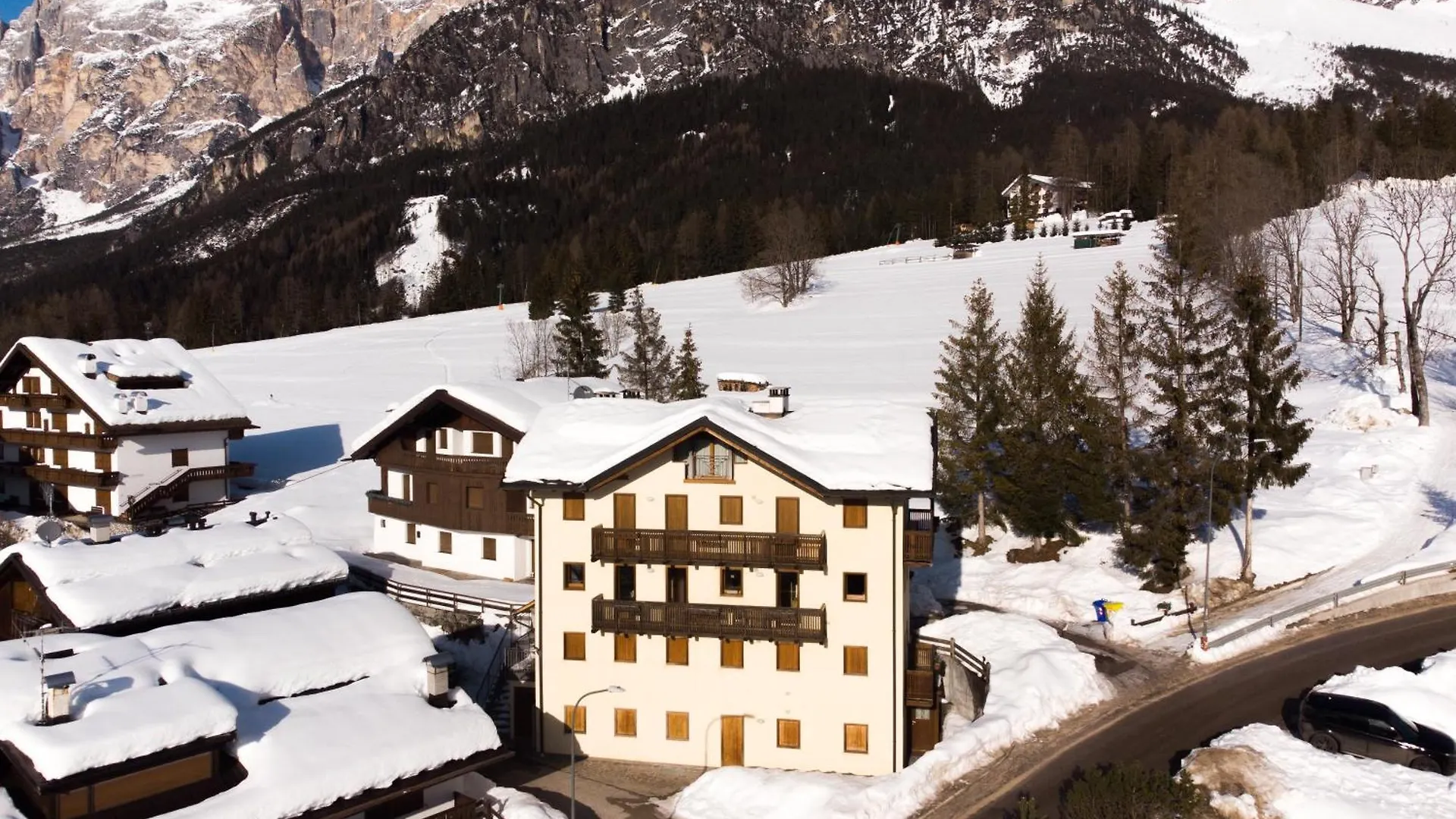 Apartment Nevesole Chalet - Charming Flat Near Dolomiti Ski Slopes San Vito di Cadore